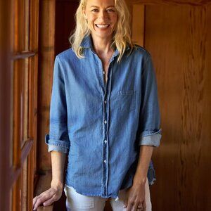 Frank and Eileen Shirt L